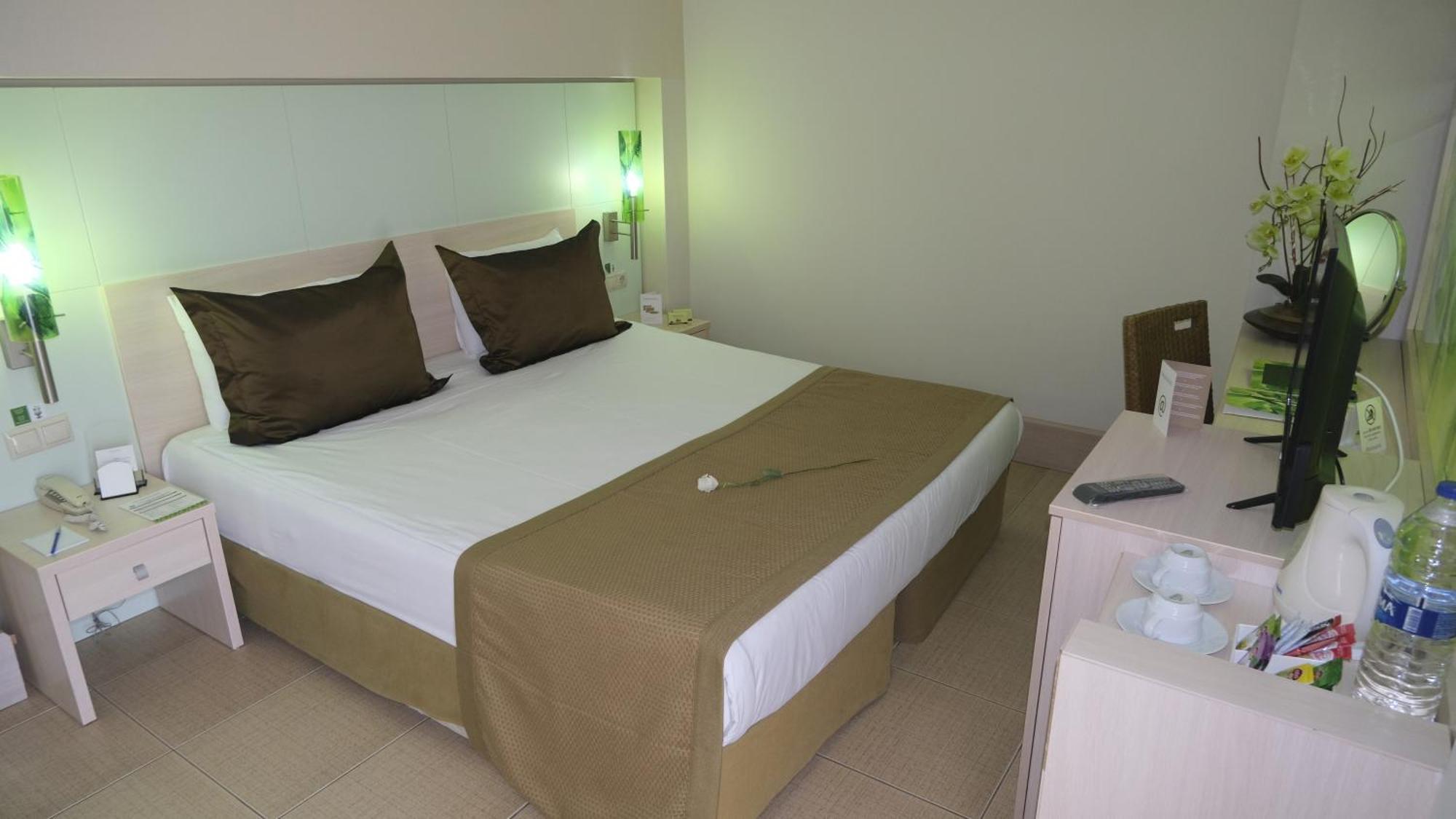 Ambassador Hotel & Spa อันตัลยา ภายนอก รูปภาพ