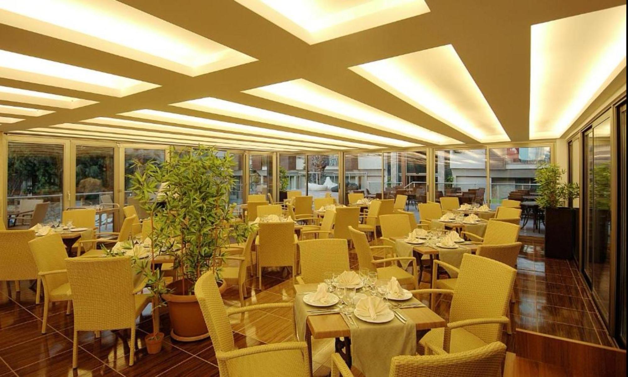 Ambassador Hotel & Spa อันตัลยา ภายนอก รูปภาพ